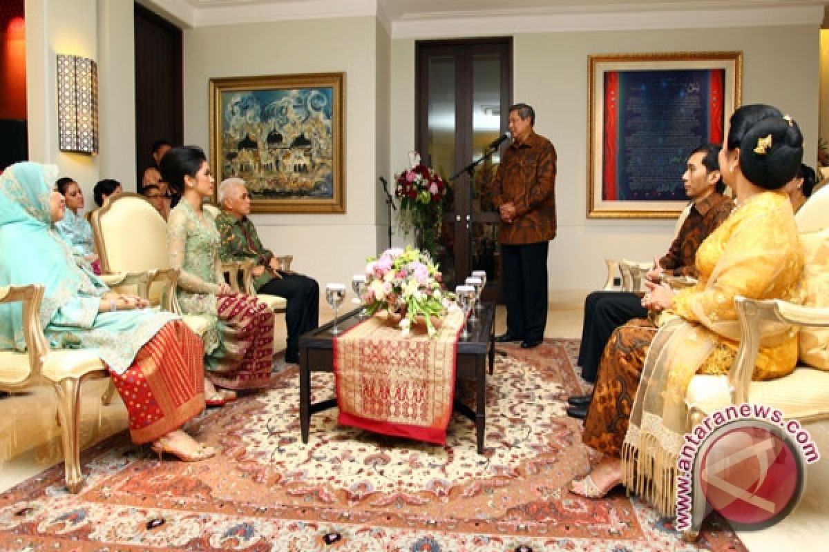 Keluarga Yudhoyono Tiba di Rumah Hatta Rajasa