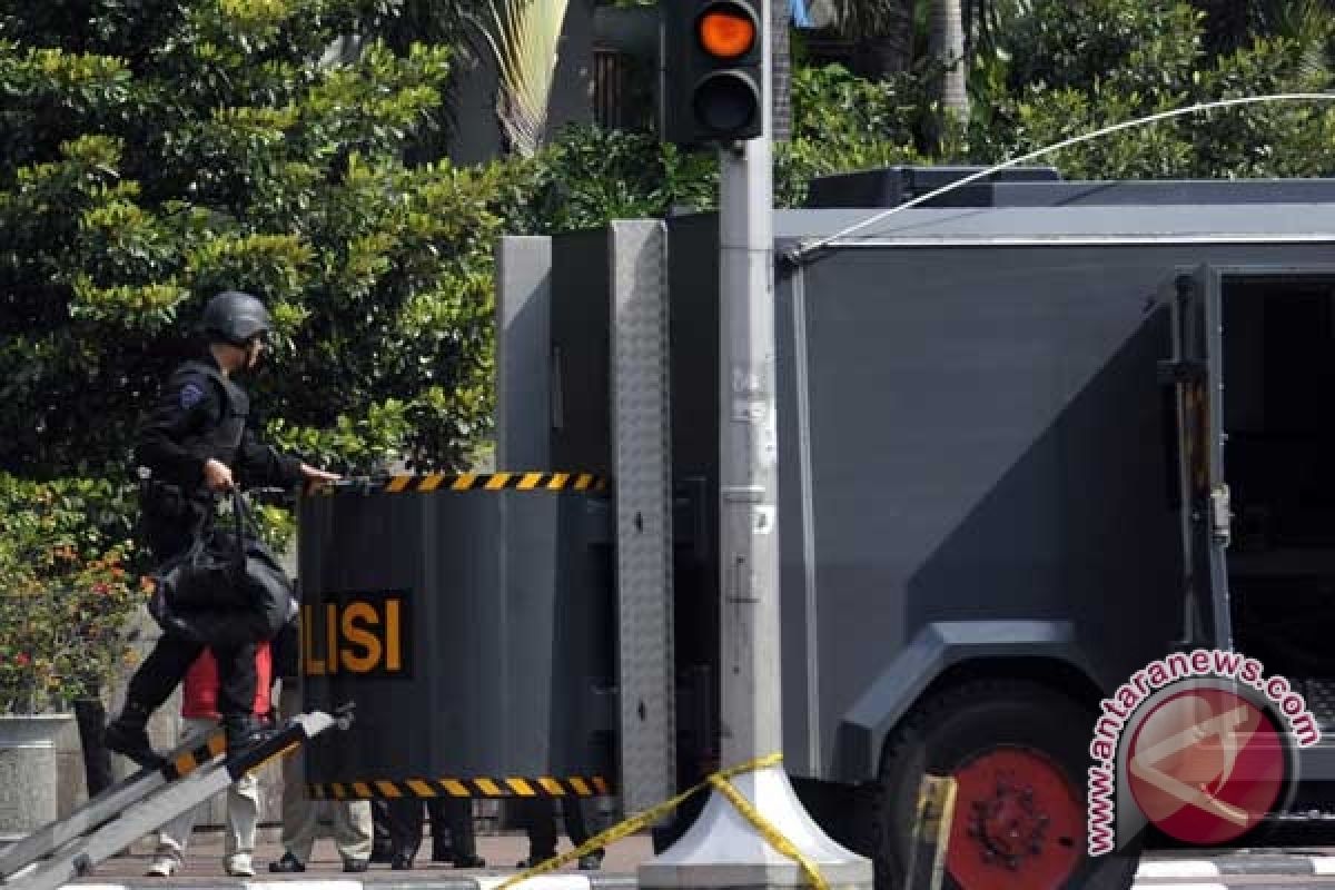 Polisi evakuasi paket mencurigakan di Bekasi
