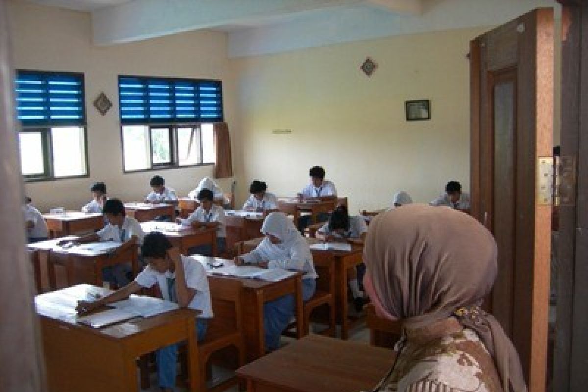 Peserta UN SMA/SMK Se-Provinsi Banten 99.905 Siswa