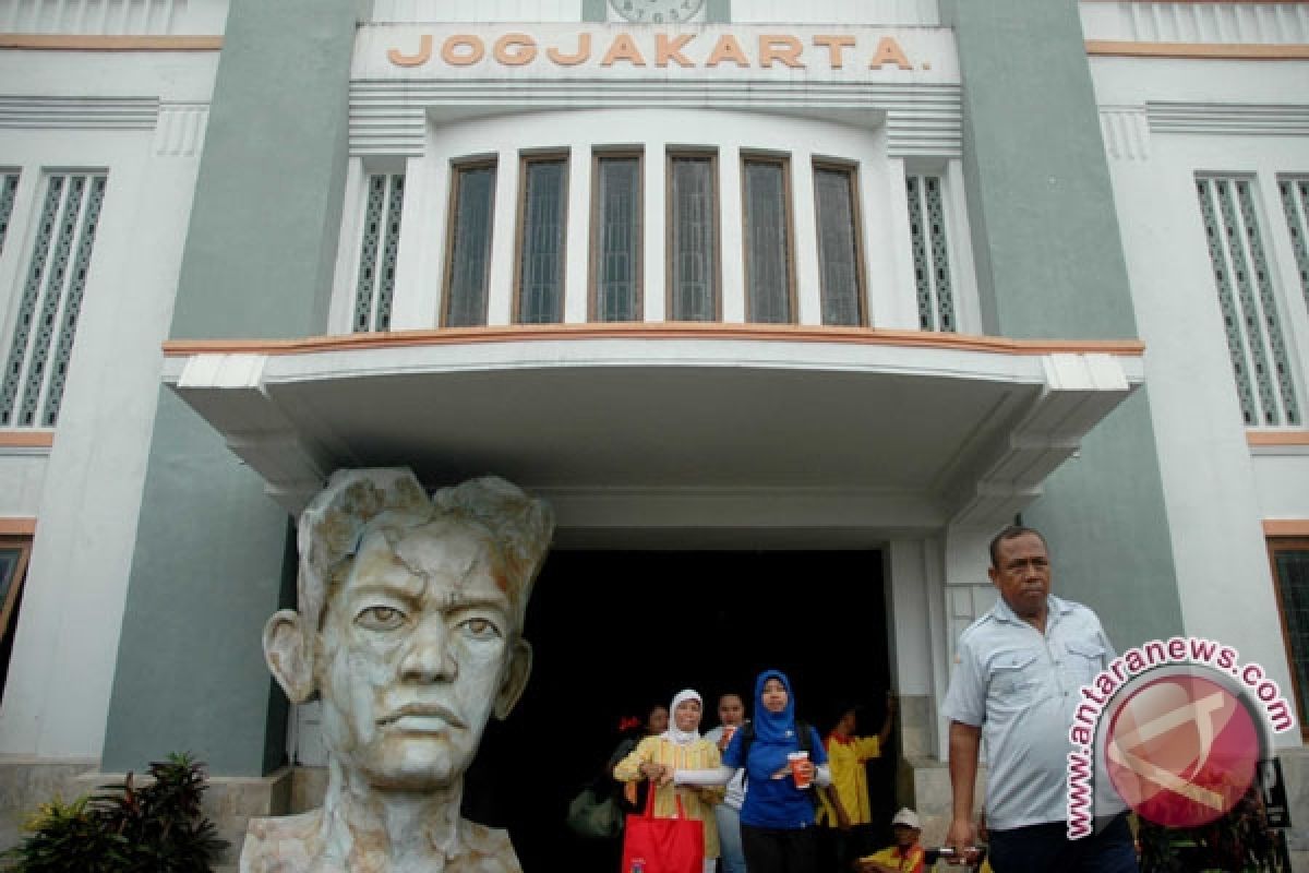 Stasiun Tugu Yogyakarta masih dipadati pemudik