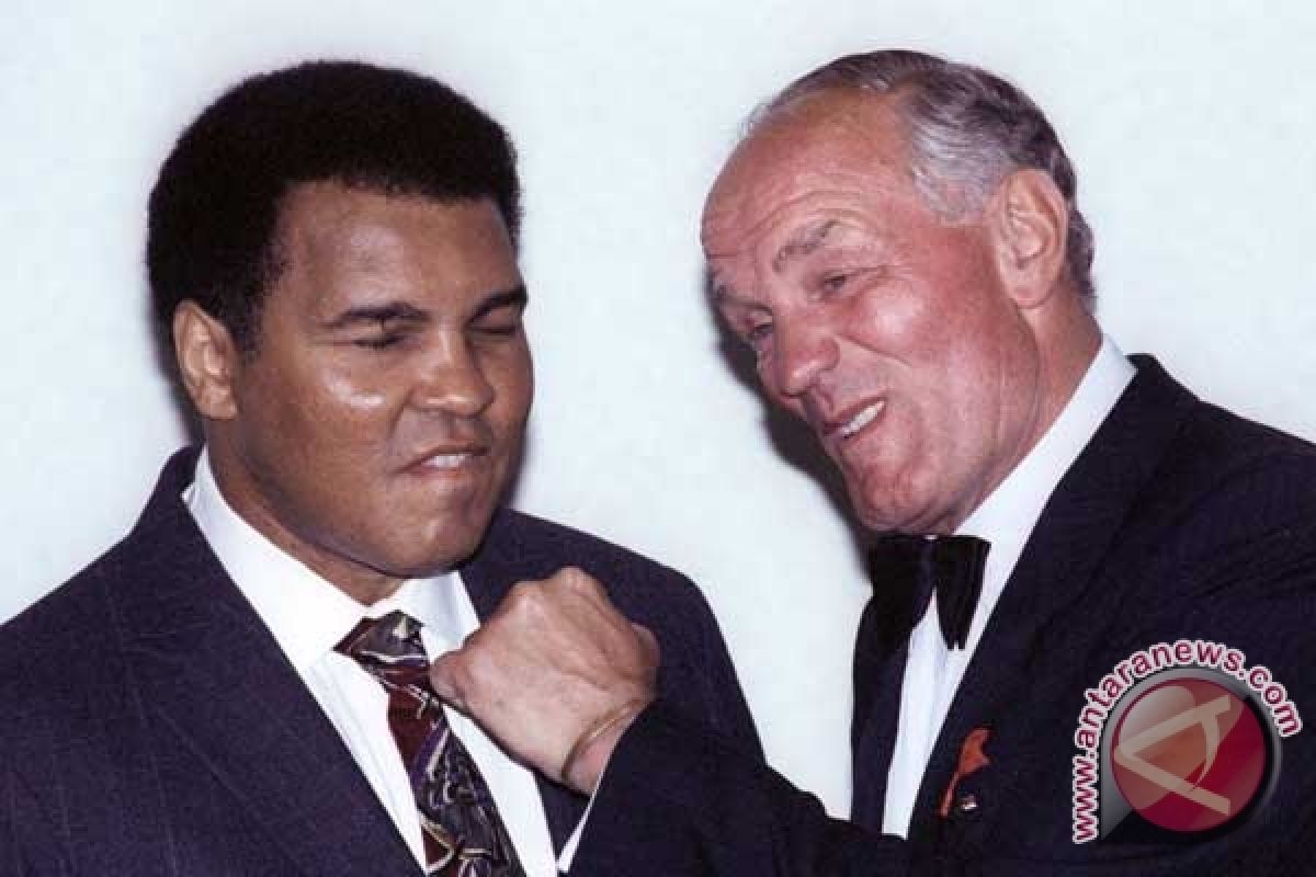 Muhammad Ali pulih lagi