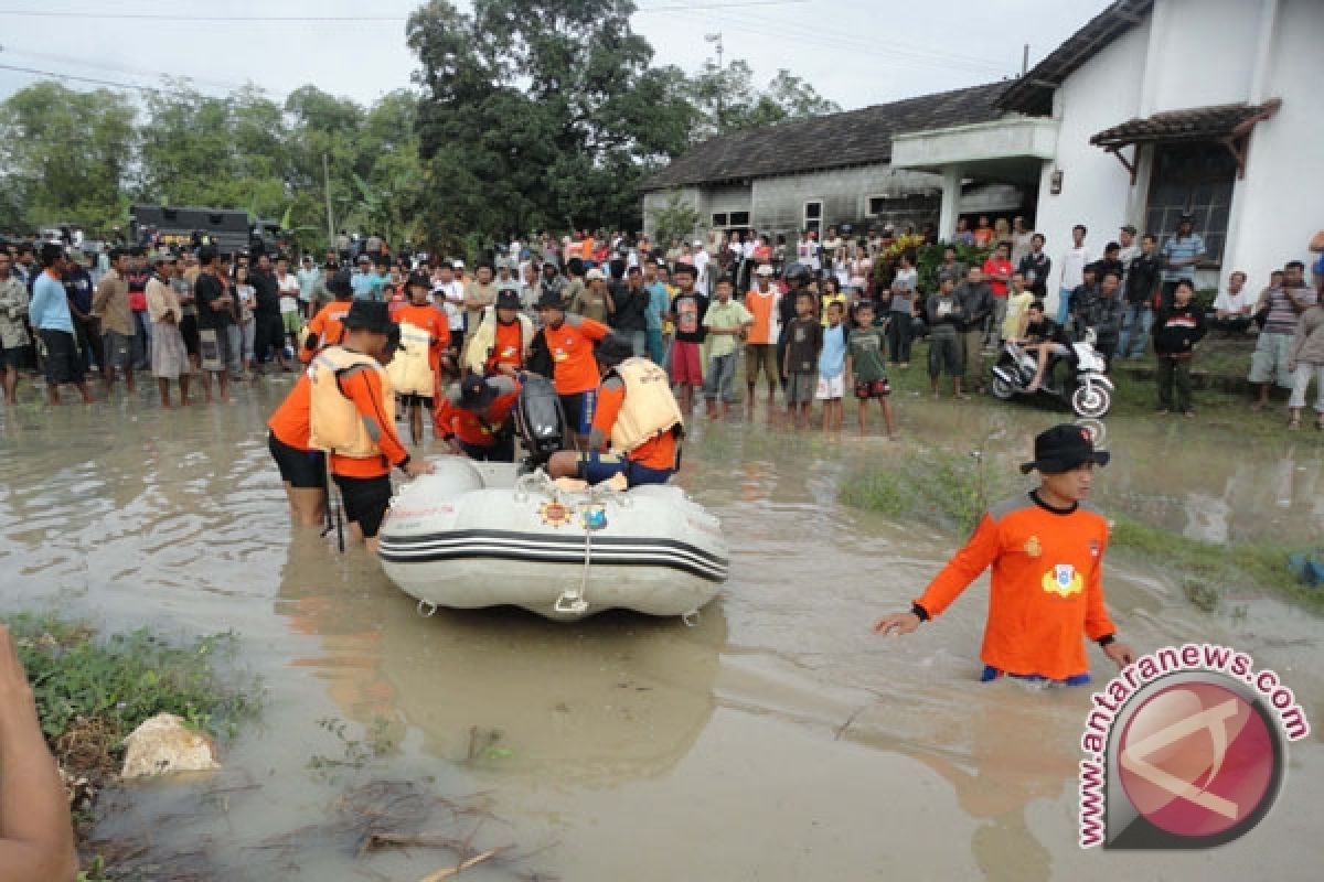 Satu Tewas dan 21 Penumpang Perahu Selamat 