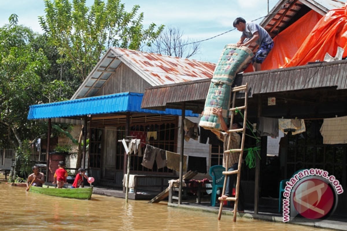 Flood inundate hundreds of houses in Cilacap