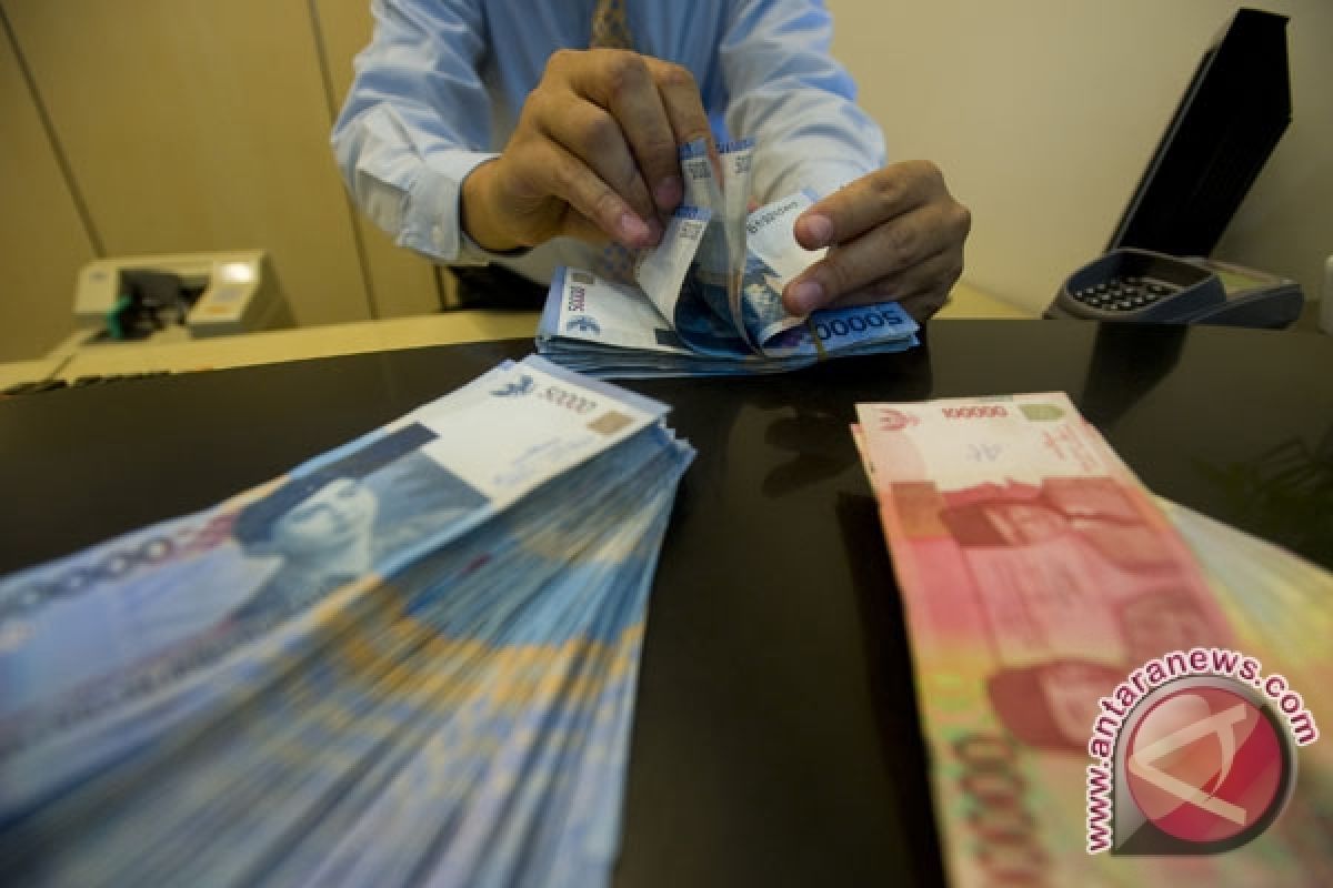 BI Rate lowering triggers rupiah to weaken