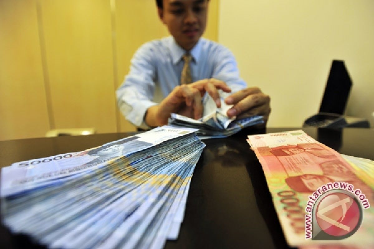 Rupiah menguat ke posisi 8.790