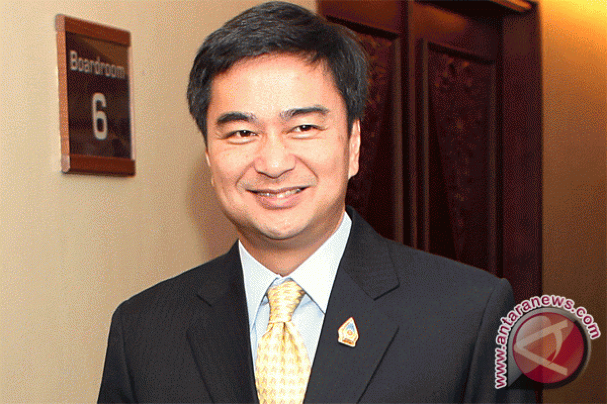 Abhisit re-elected democrat leader