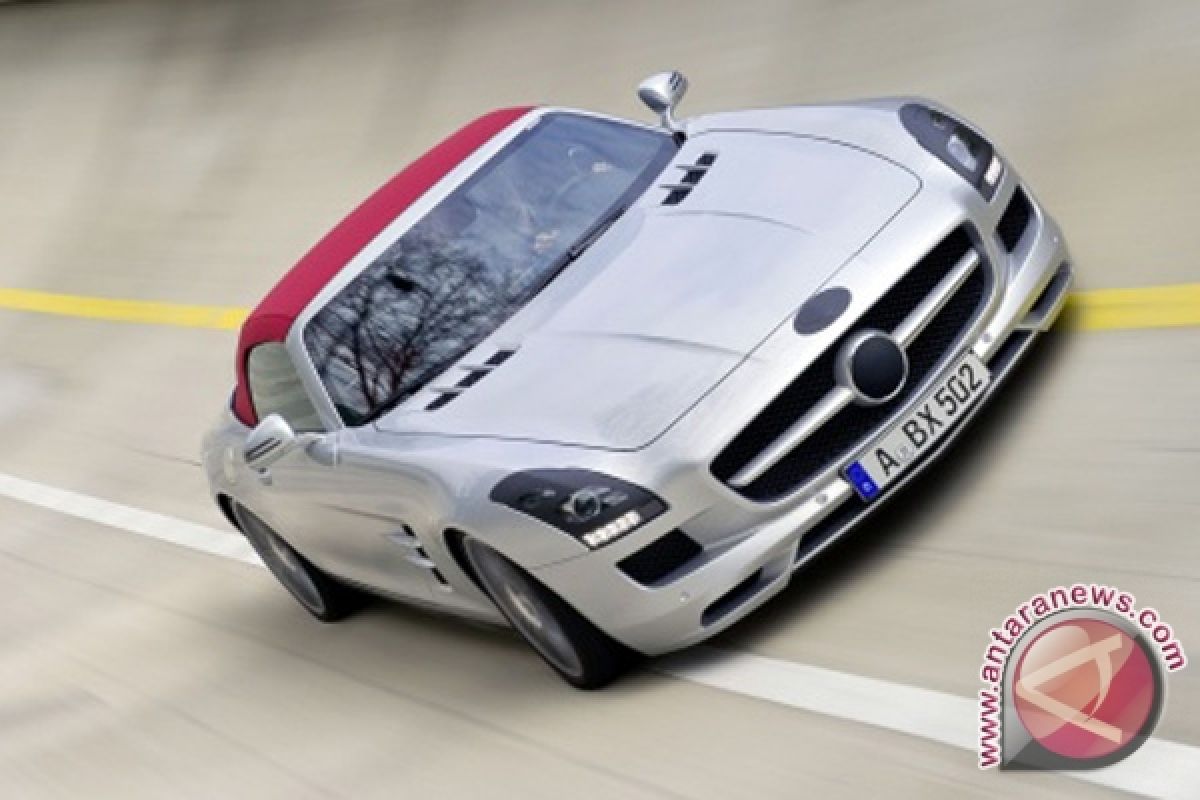 SLS AMG Roadster Diuji Coba