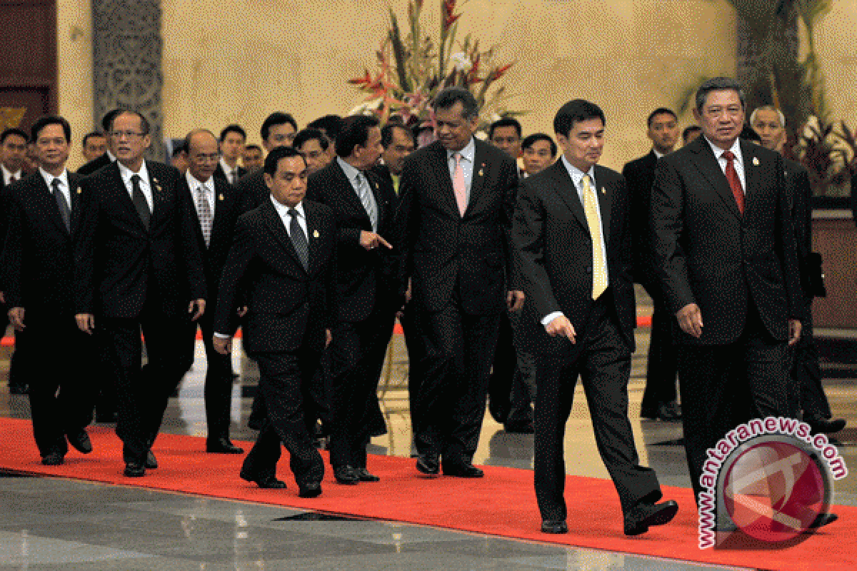 Pemimpin ASEAN dan "Liaison Officer"