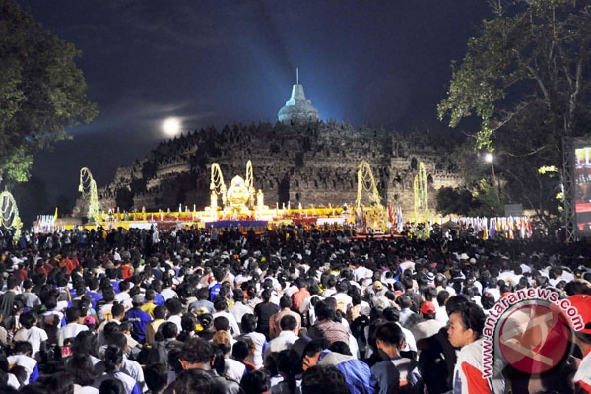 More foreign tourists visit Borobudur after Merapi eruption