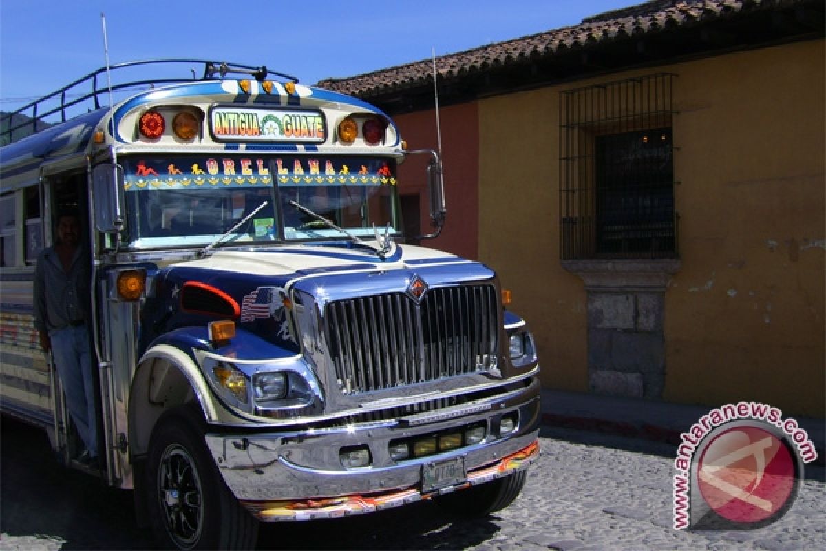 Venezuela Larang Pengemudi Bus Menyetir 