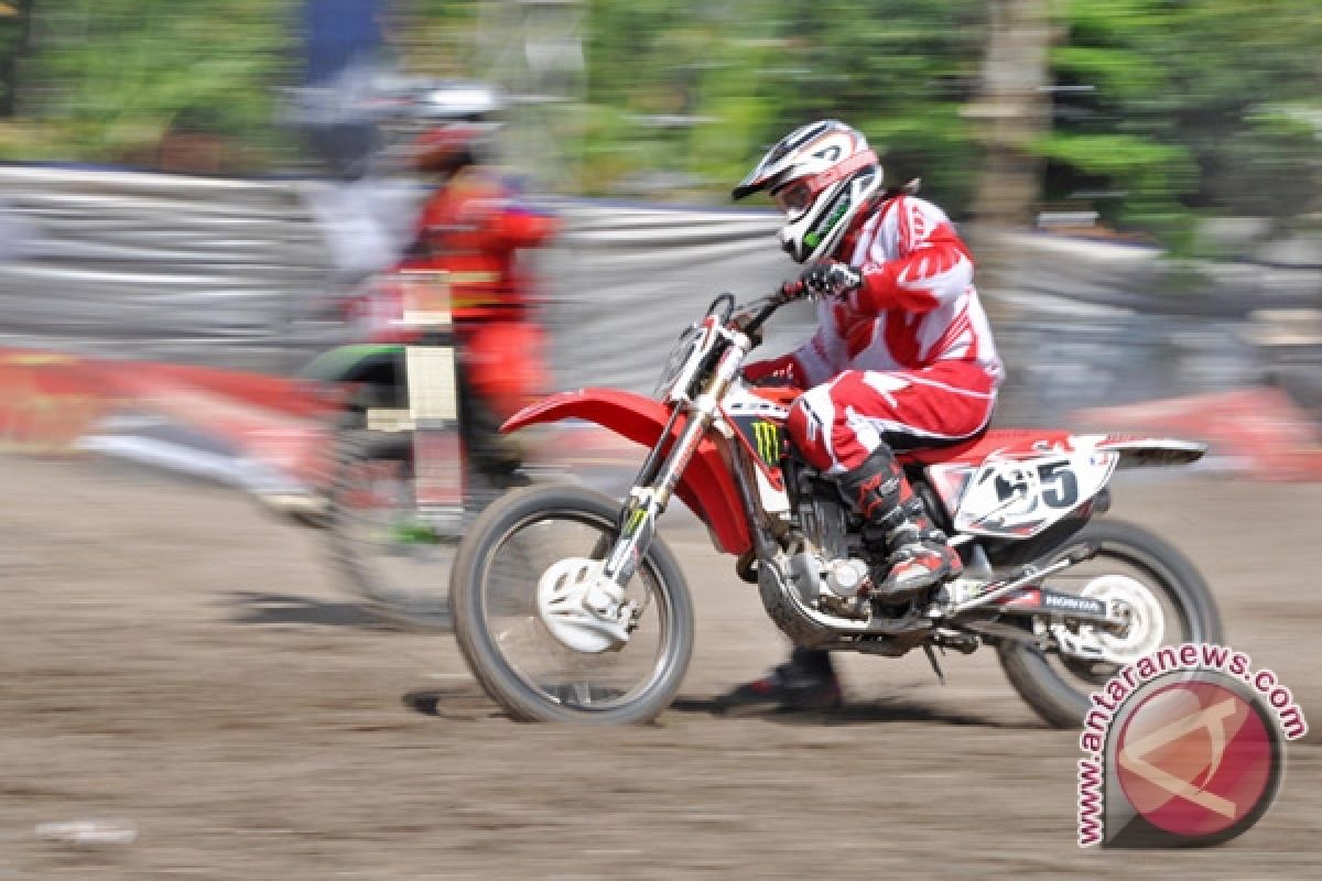 Aldi Lazaroni tercepat kualifikasi "Indonesian Motocross"