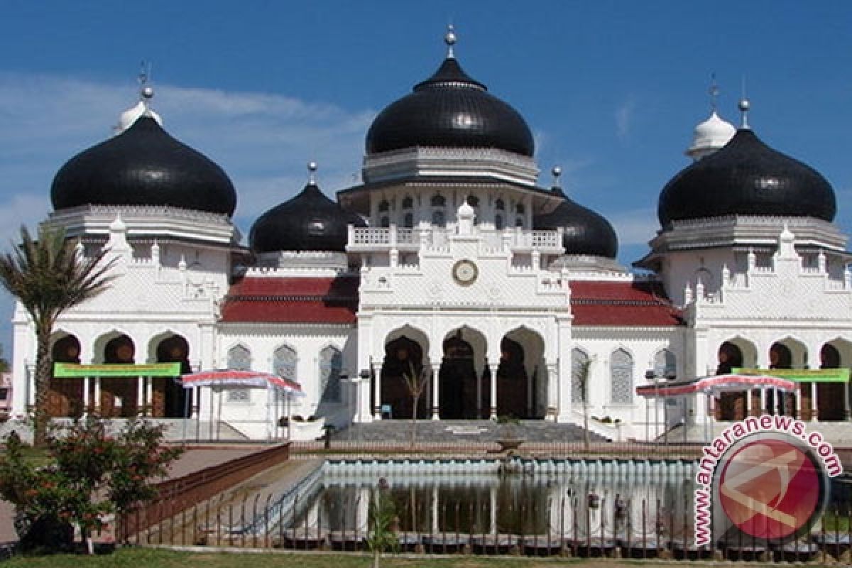 Takbiran di Banda Aceh semarak meski hujan