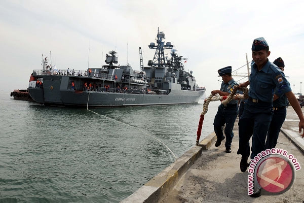 Tiga kapal perang Rusia merapat di Surabaya 