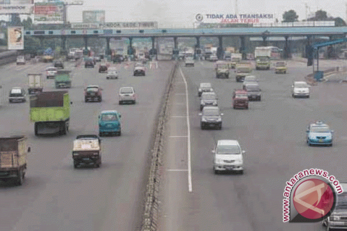 Rumput di tol Cipularang terbakar 