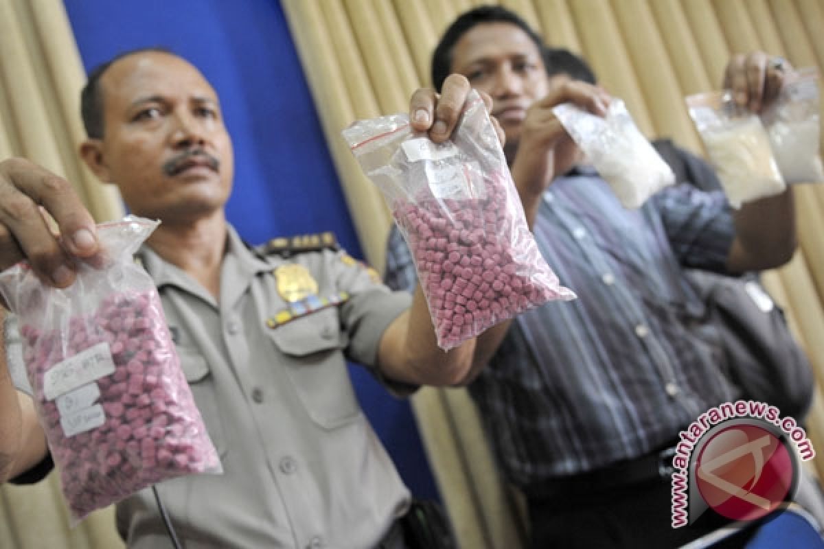 Makassar Customs Foil Methamphetamine Smuggling Worth 12 Billion