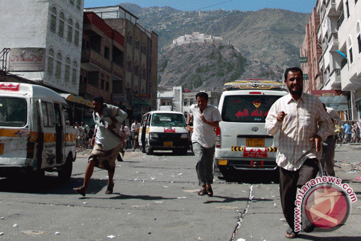 Yemen protesters tell Saleh sons to leave 