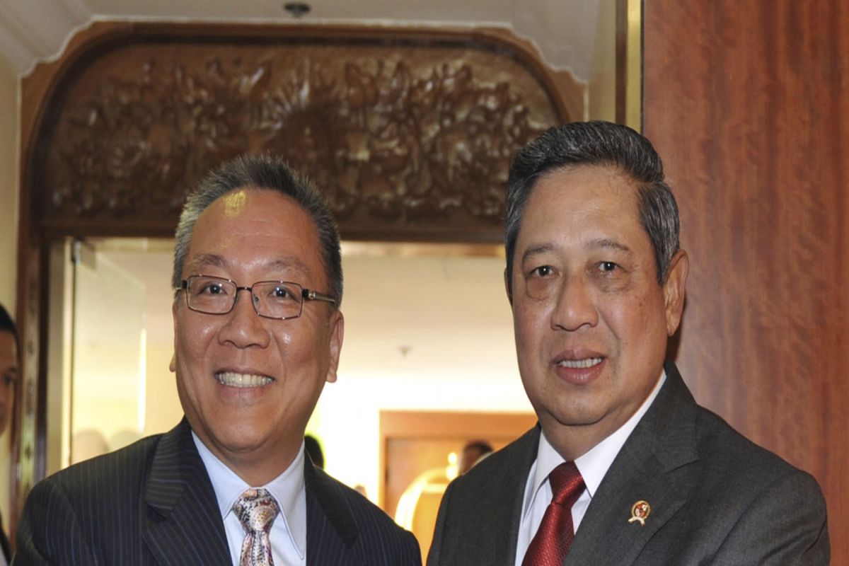 Presiden Indonesia Susilo Bambang Yudhoyono Bertemu dengan Ketua Bersama Forum Ekonomi Dunia untuk Asia Timur, Sehat Sutardja, Presiden Komisaris dan CEO Marvell Technology Group