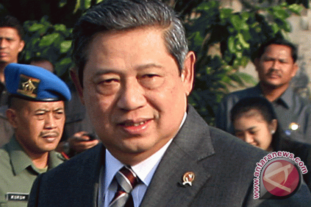 President  Yudhoyono visits elementary school in Cilacap