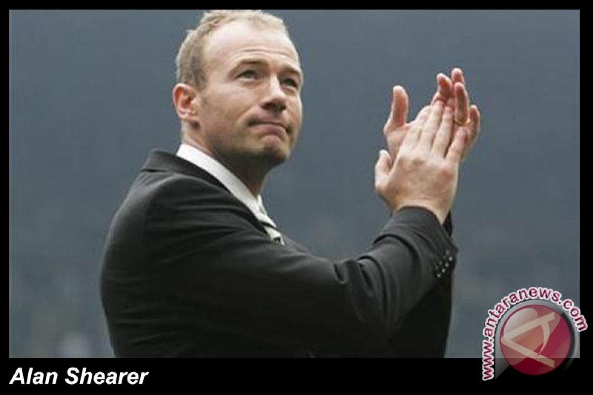 Alan Shearer Batal ke Cardiff