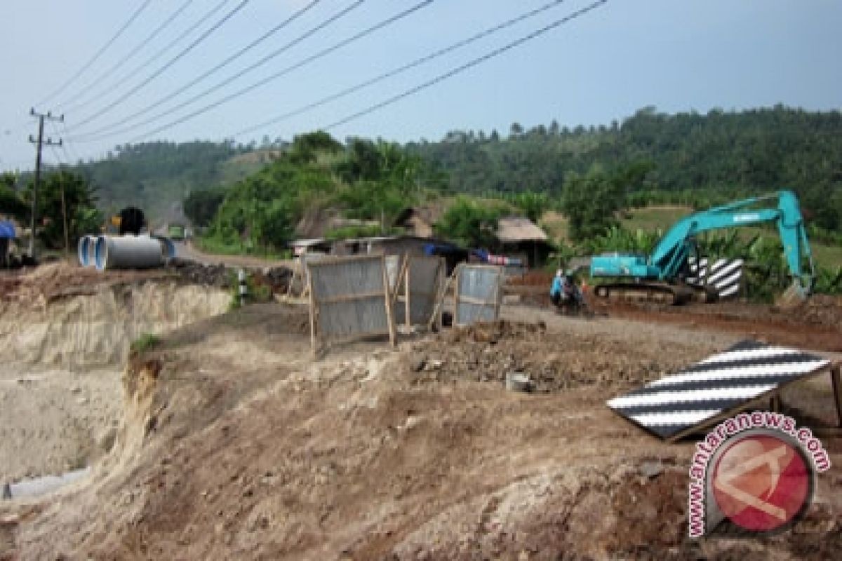 Lelang Proyek Lampung Timur Lamban?