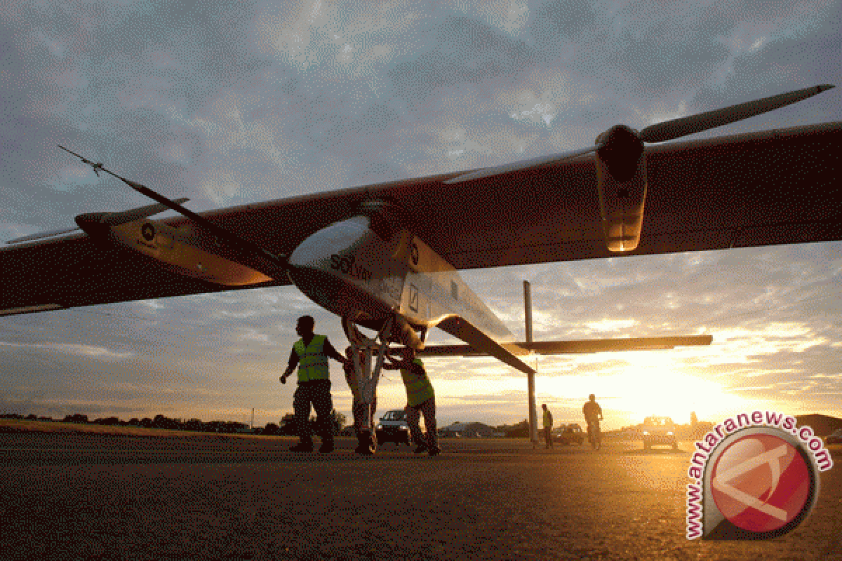 Solar Impulse mendarat di tengah badai