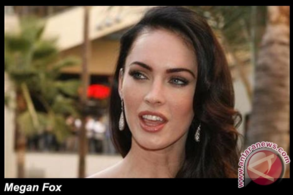 Megan Fox tutup akun Twitter demi anak