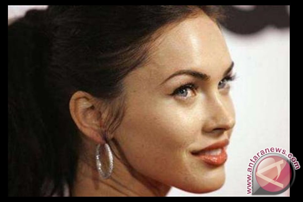 Megan Fox bantah gosip kematiannya