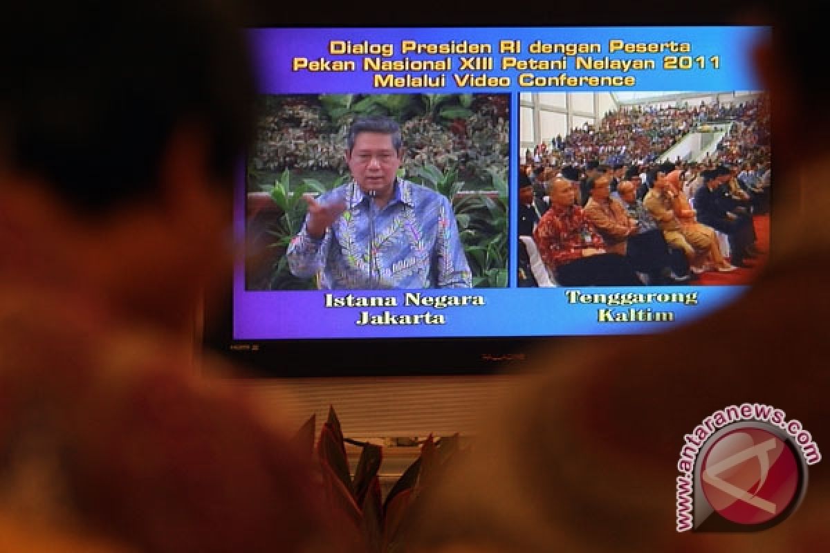 Presiden SBY  Bincang dengan Petani Nelayan Peserta Penas XIII