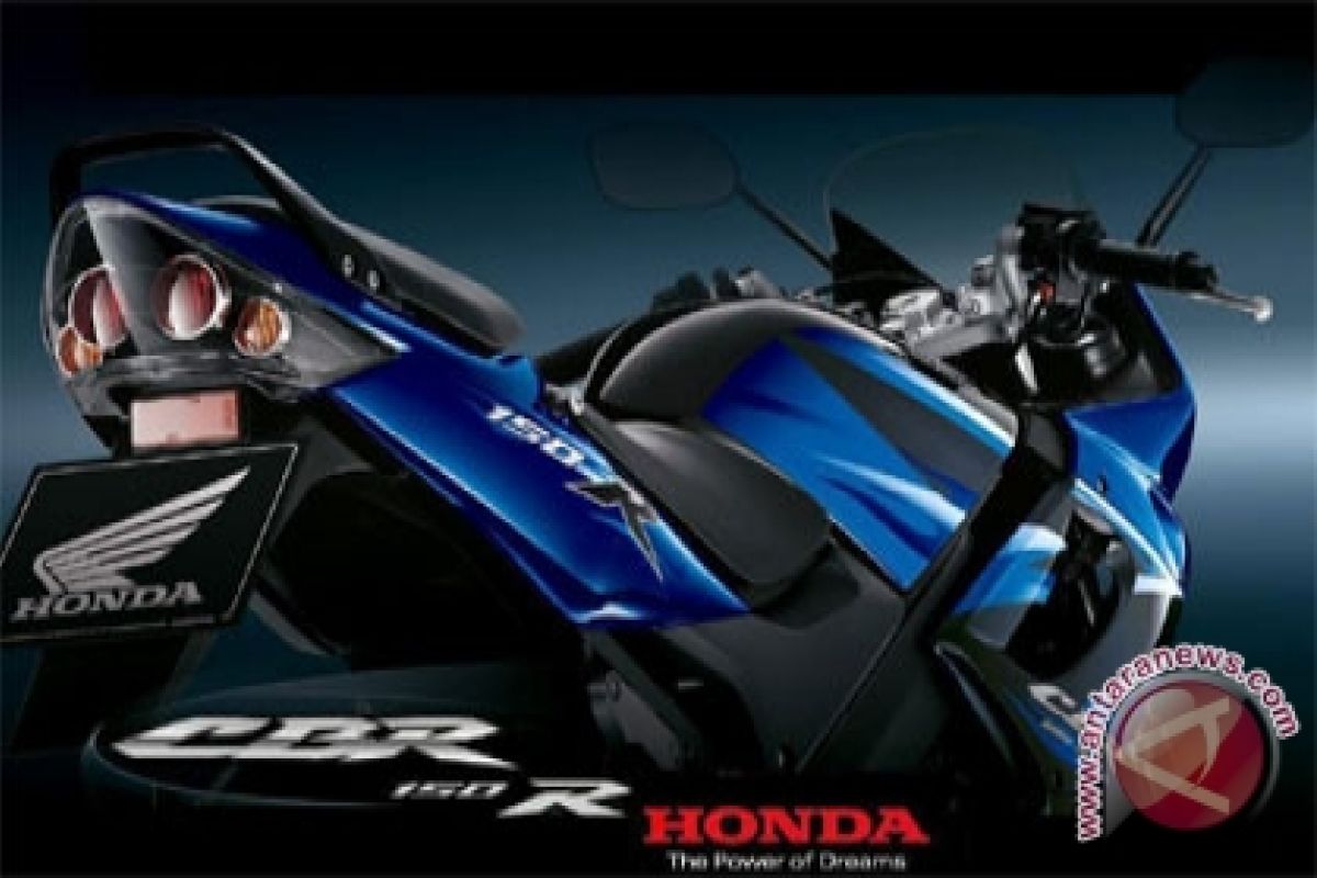 Honda CBR 150R Dongkrat Penjualan Sepeda Motor