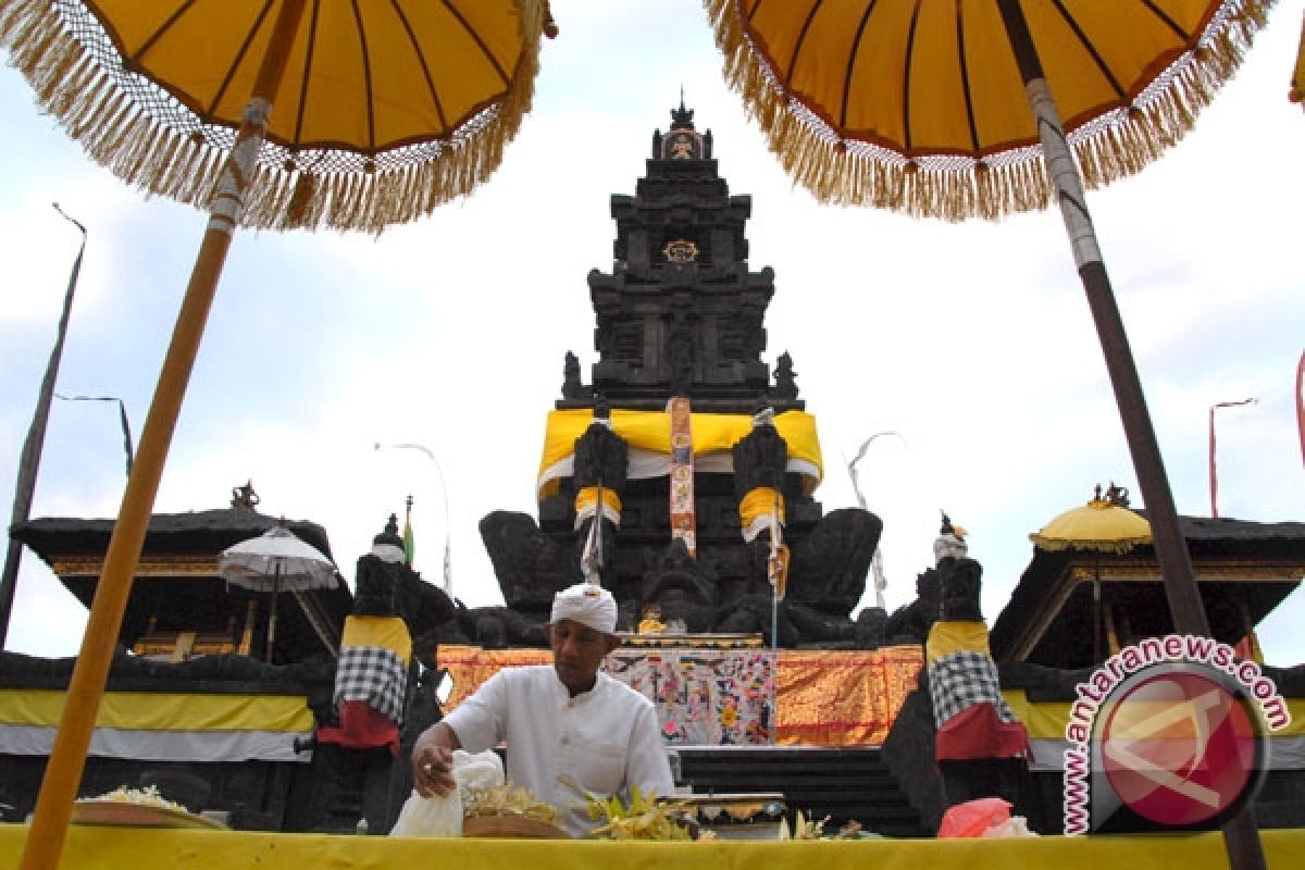 Puri di Bali jangan berpolitik praktis