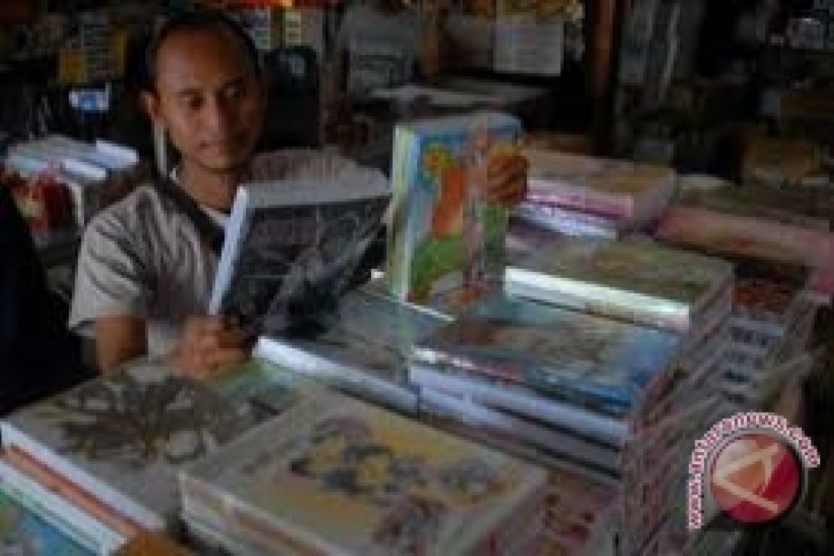 Pedagang Buku Menjamur Jelang Tahun Ajaran 