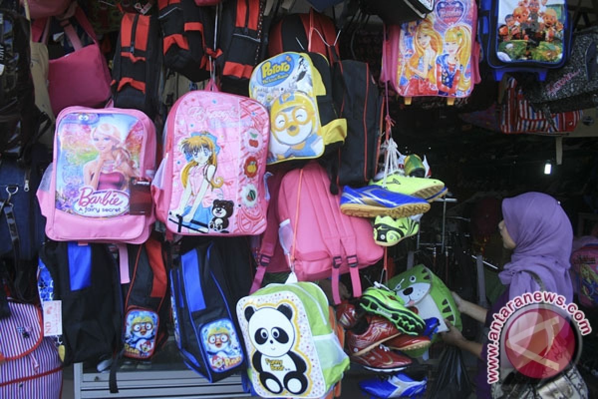 Heavy school bags linked to back pain in children