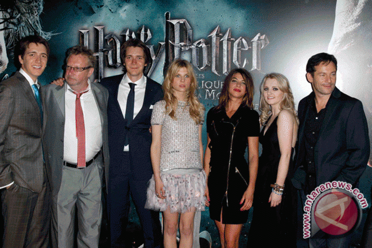 Hermione berkulit hitam di teater Harry potter