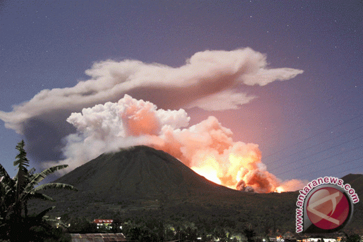 Mt Lokon erupts twice on Monday