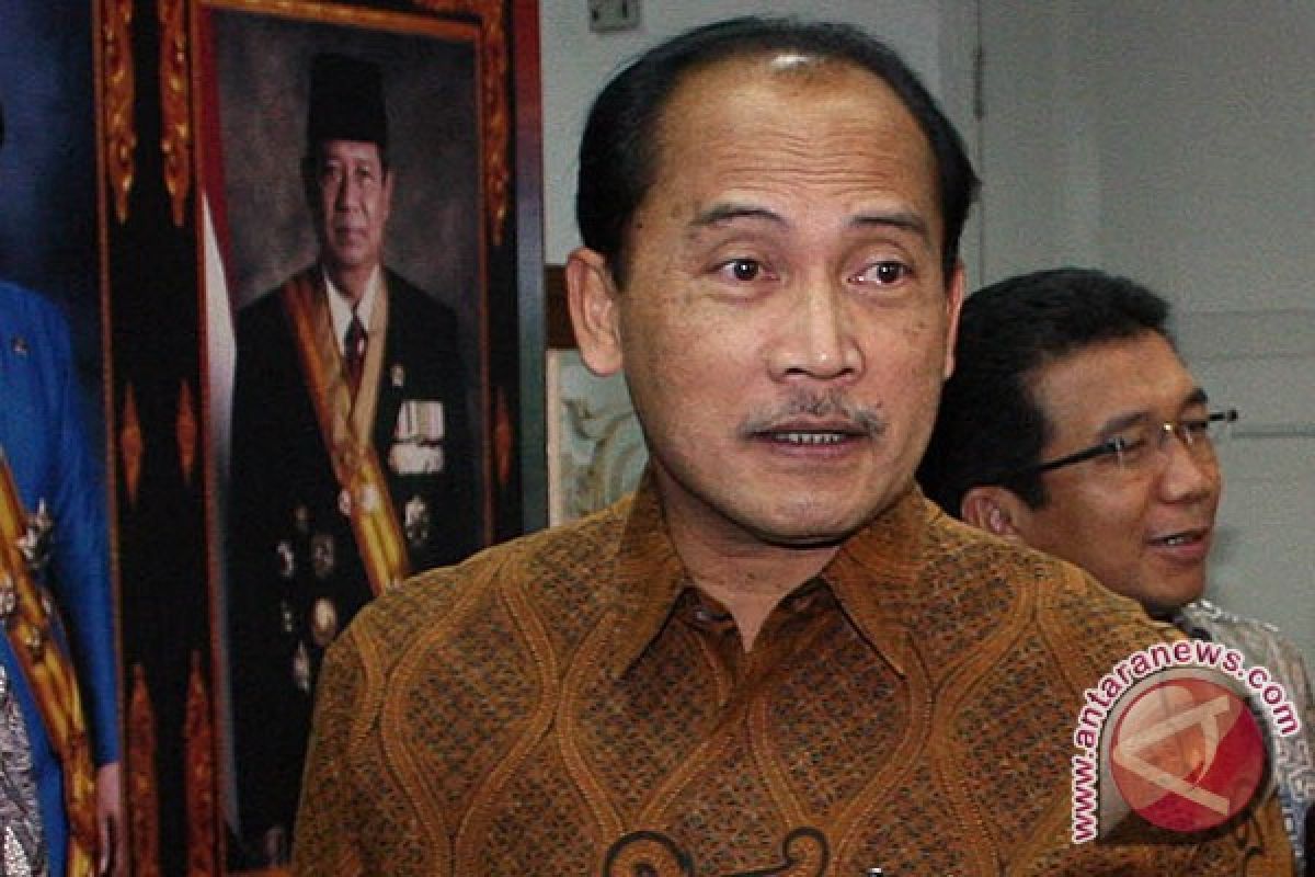 DPR minta Polri panggil paksa Budi Mulya