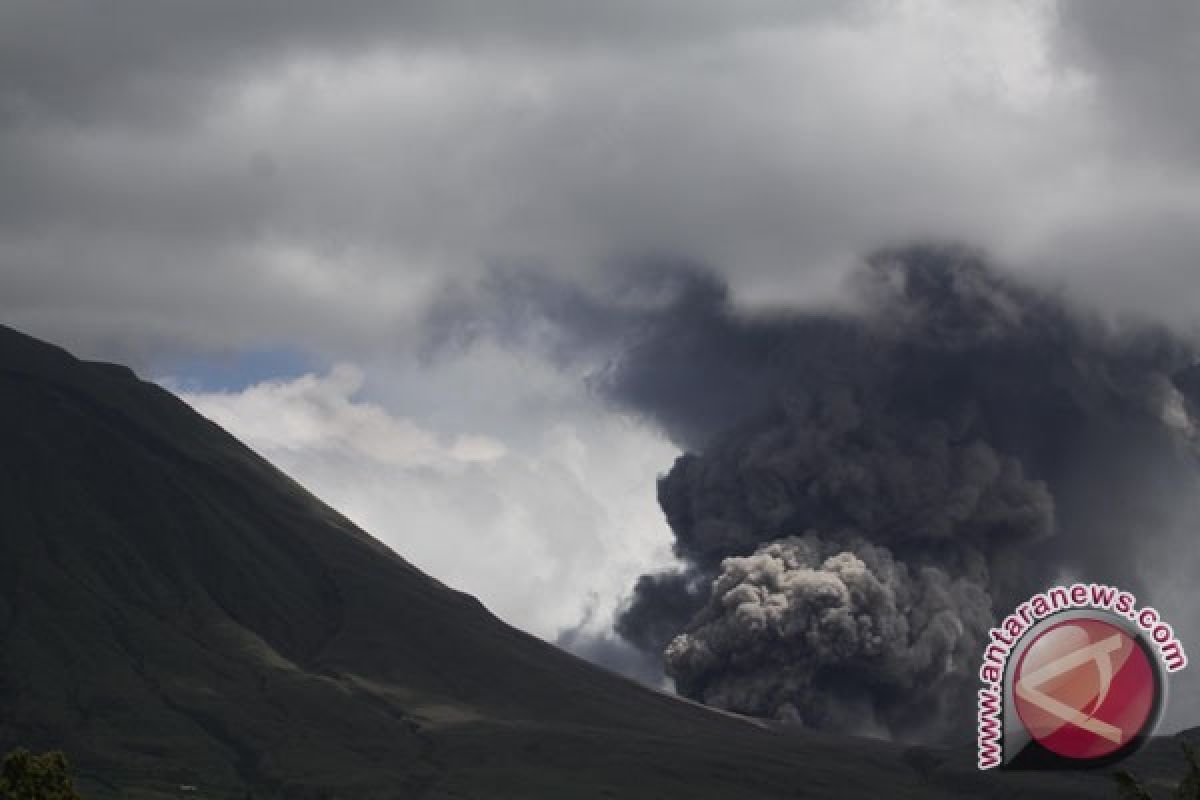 Mt. Lokon erupts twice on Tuesday