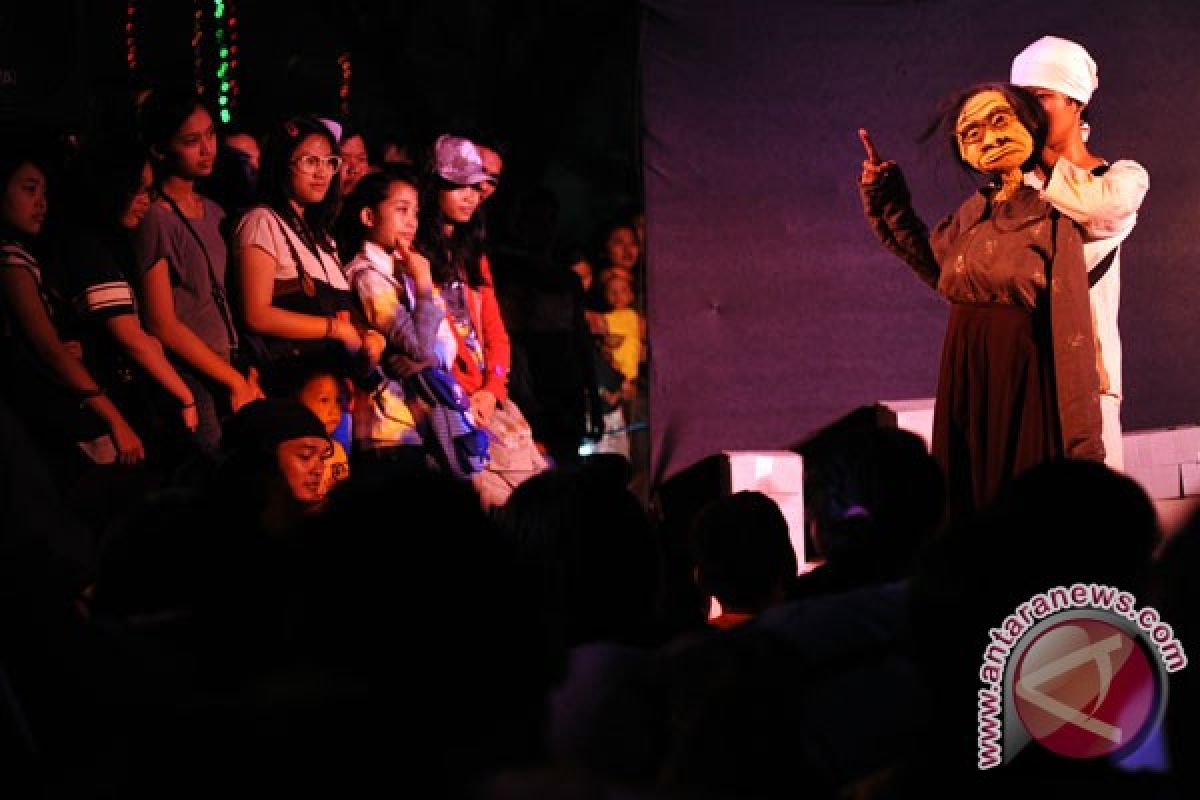 Teater boneka dari Yogyakarta curi perhatian di London