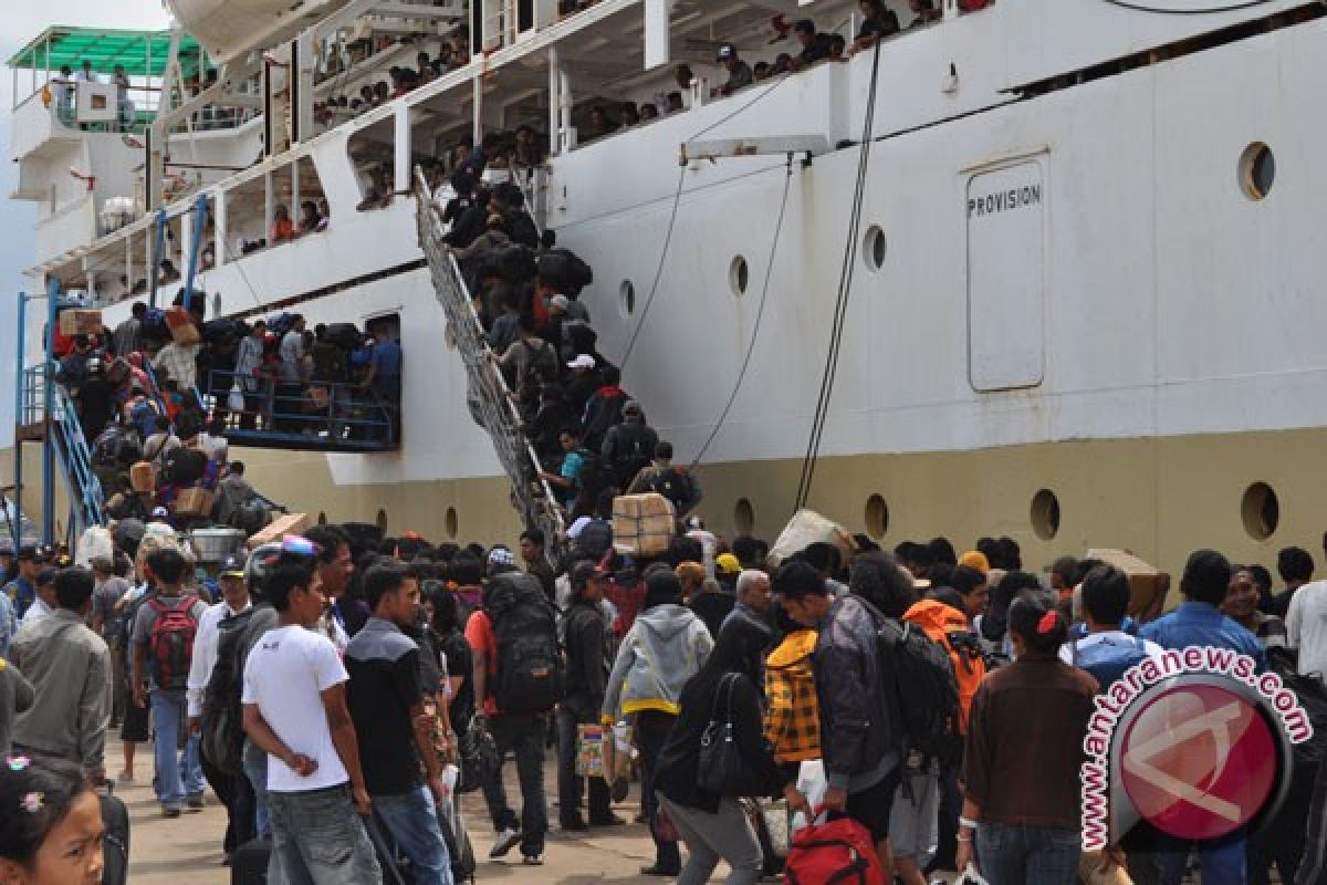 14 Kapal Roro di Pelabuhan Merak tidak beroperasi 