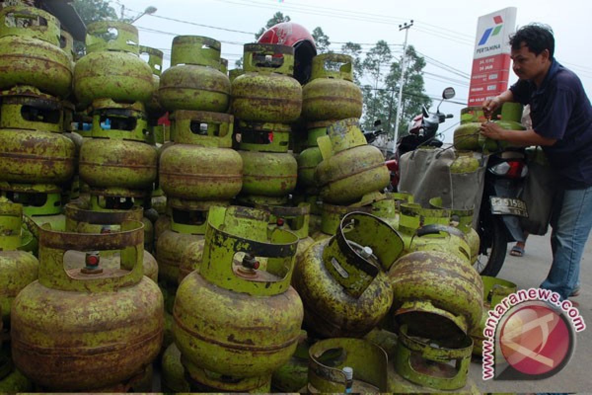 Tarik tabung gas kadaluarsa