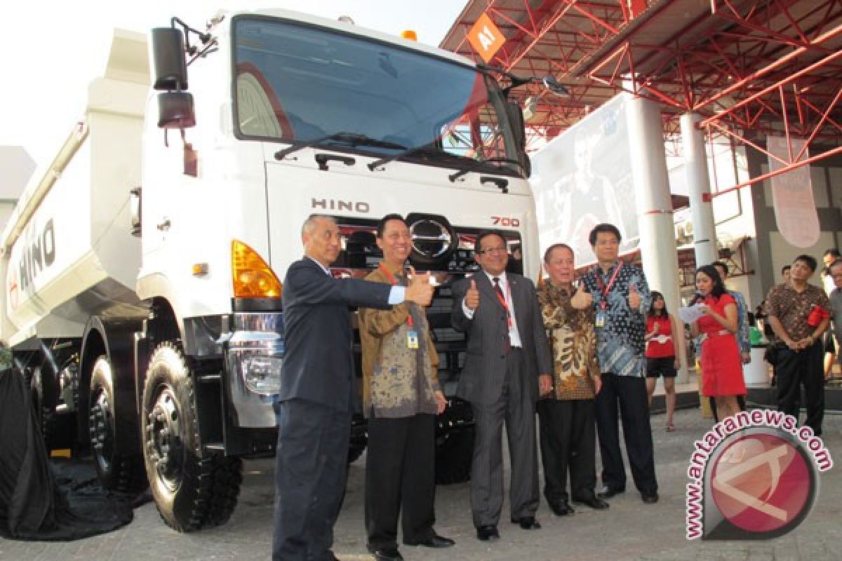 Sasar Mining, Hino Luncurkan Truk Besar