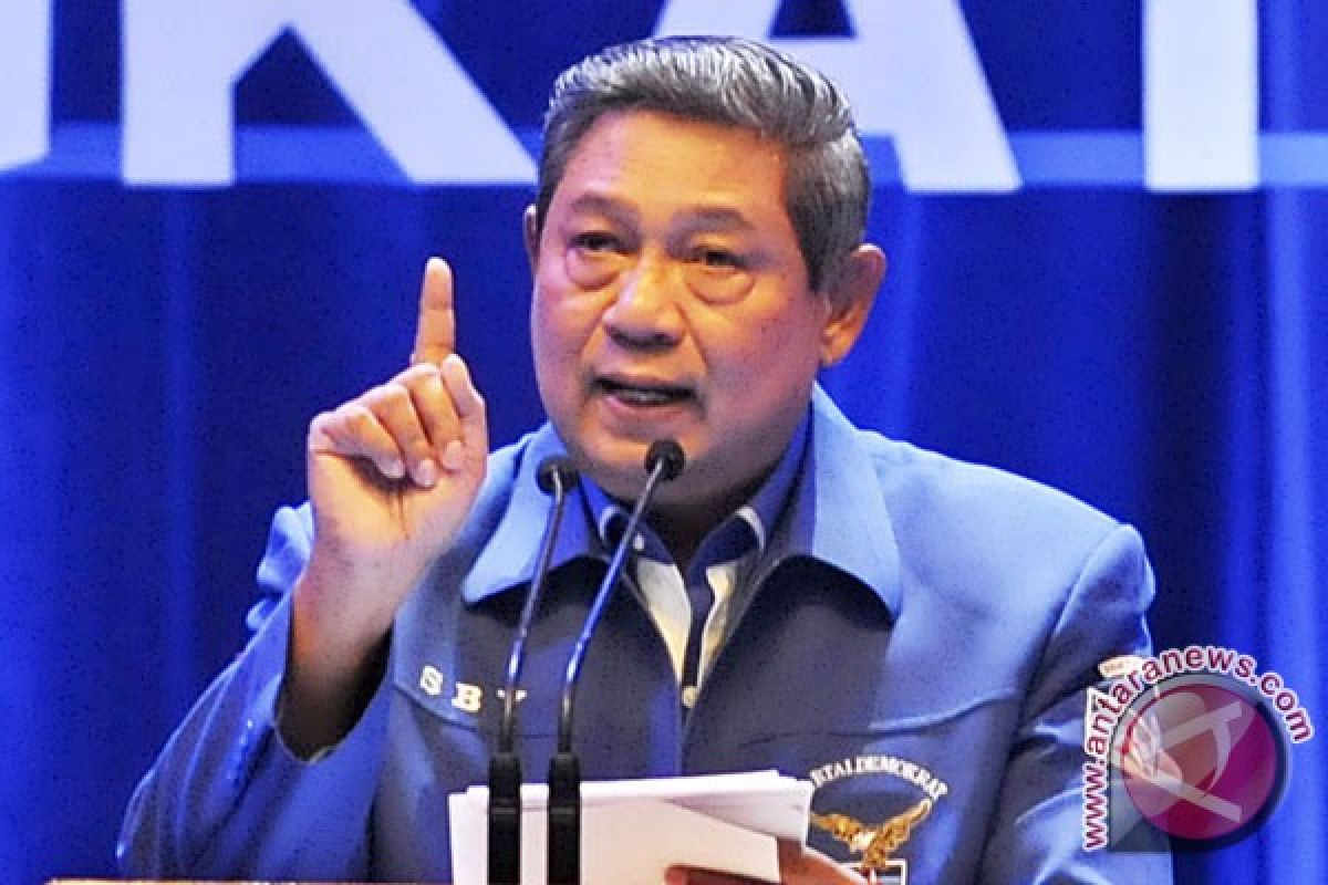 Yudhoyono says to stand in front to face political storms