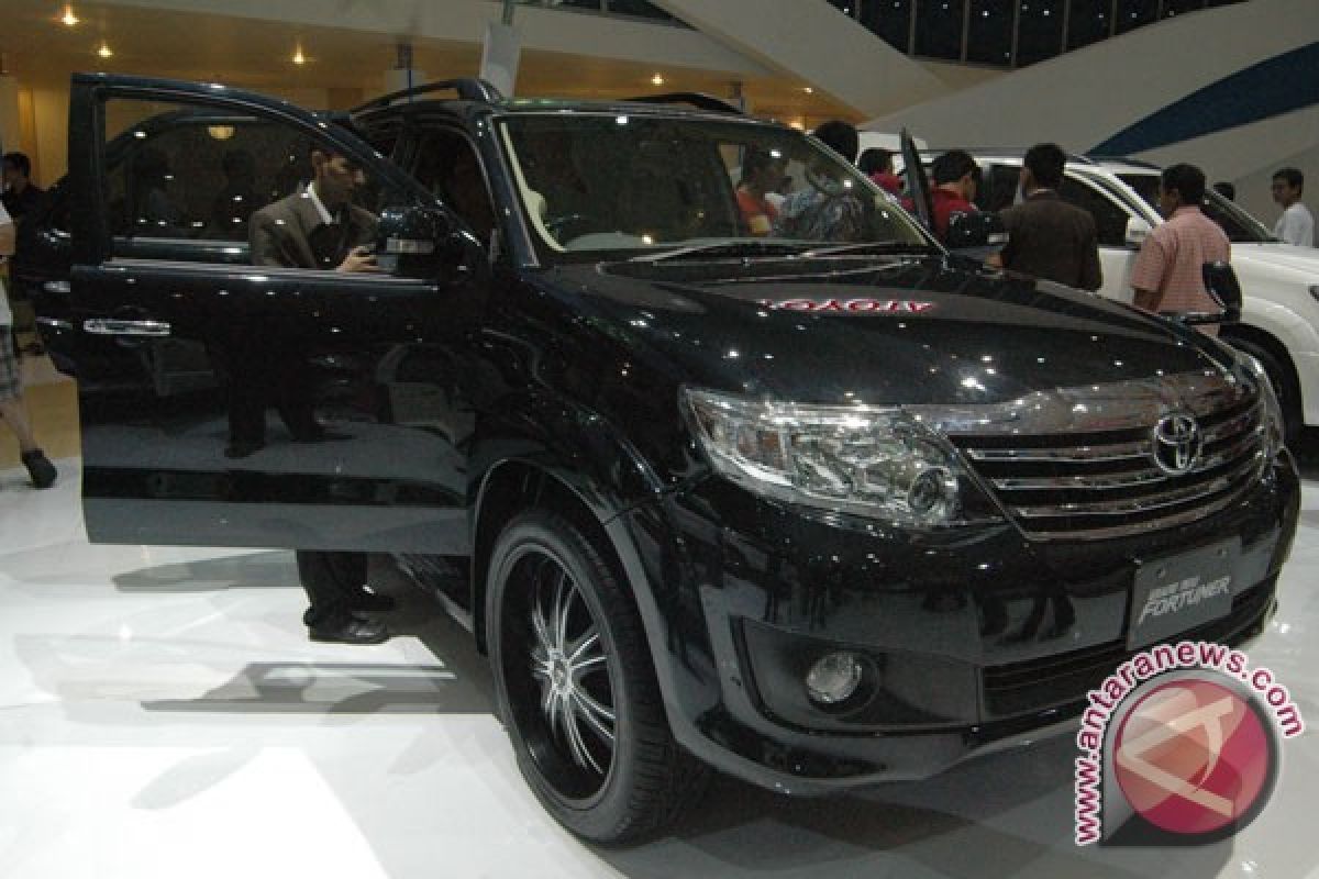 Fortuner pimpin pasar "high SUV"