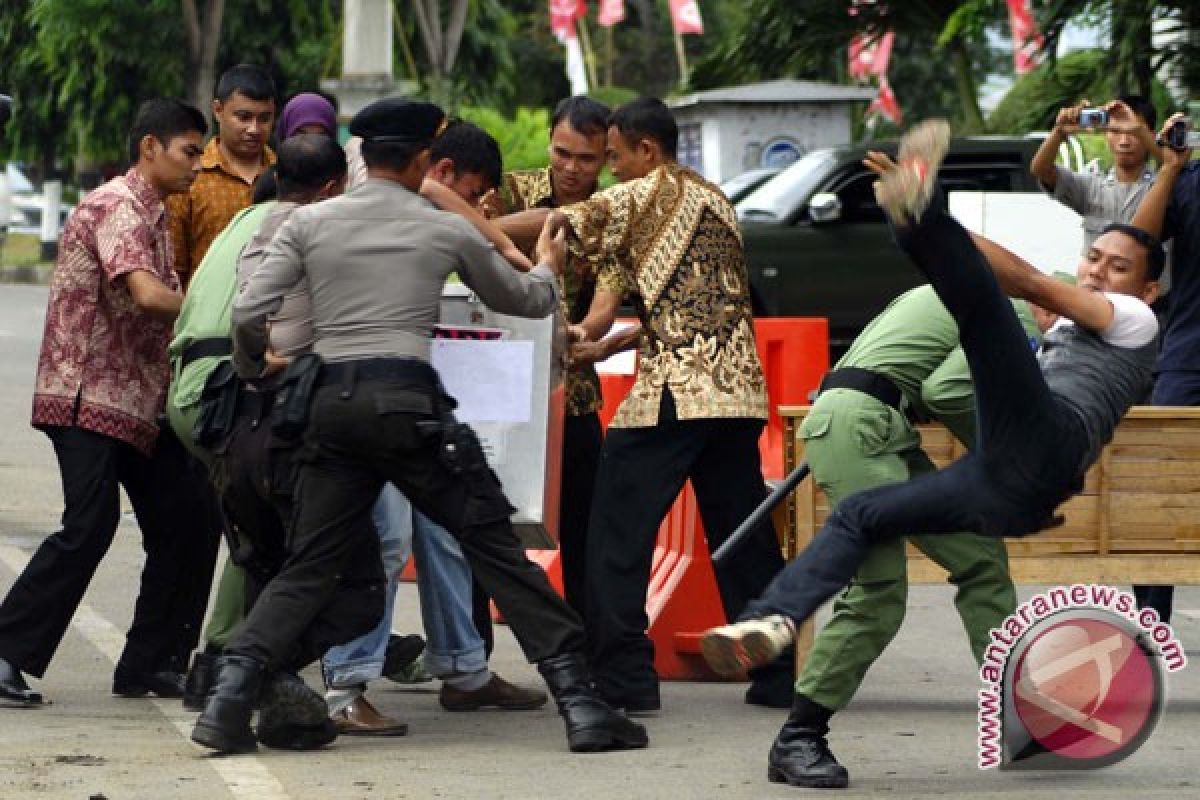 Polisi Mamuju keroyok petugas DLLAJ yang jaga takbiran