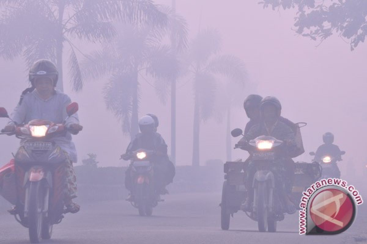 Haze disturbs air traffic at Sampit`s airport