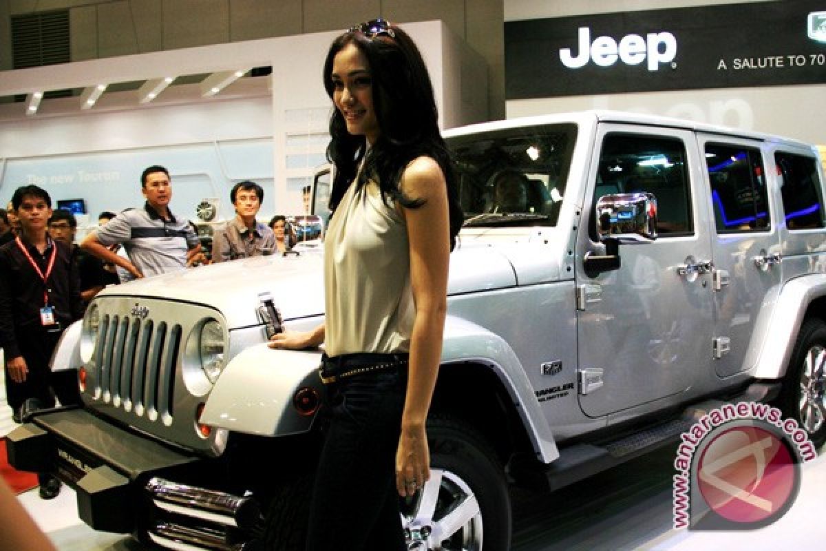 Atiqah "Kesengsem"  Jeep