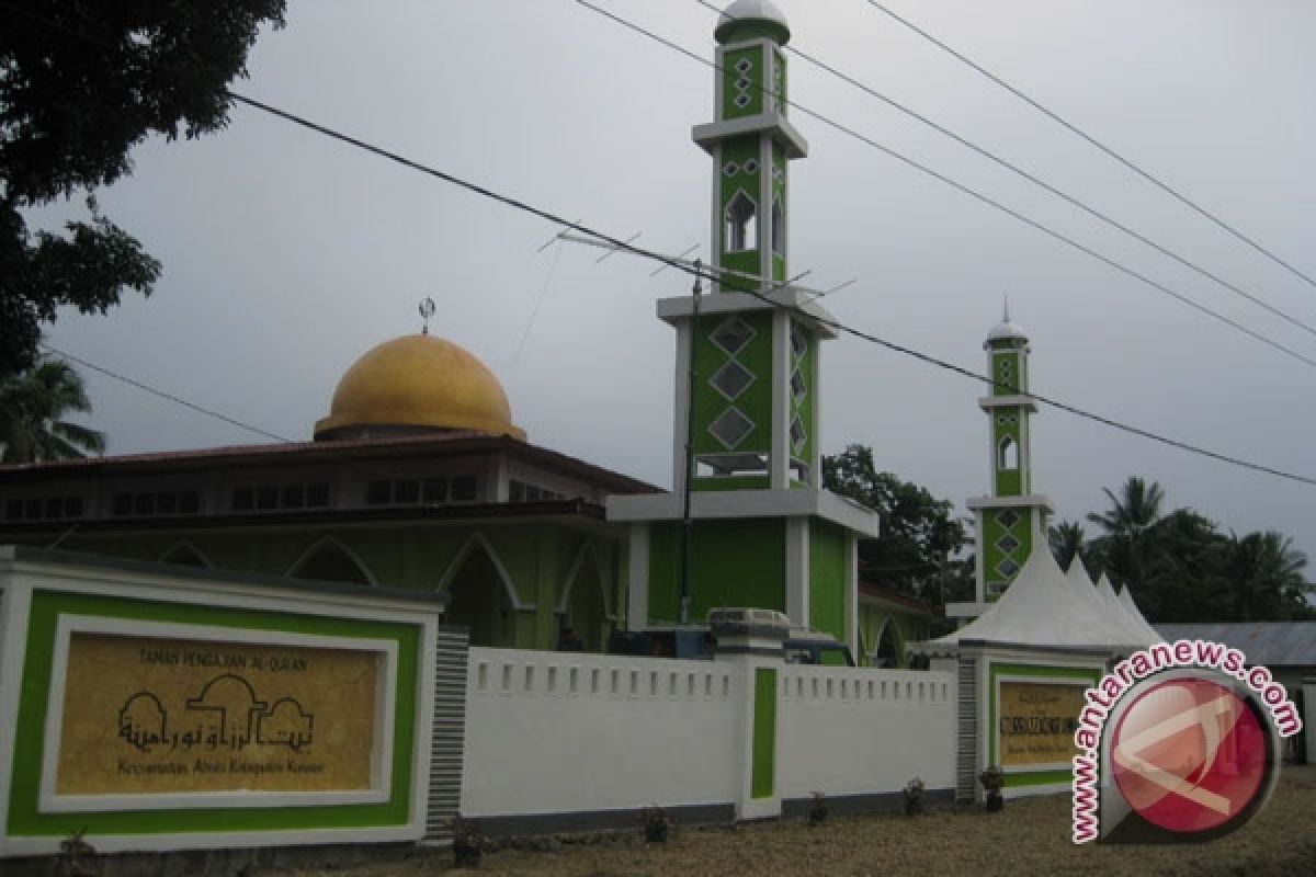 Masjid "baiturrazzaq Nur Aminah" Konawe Resmi Digunakan