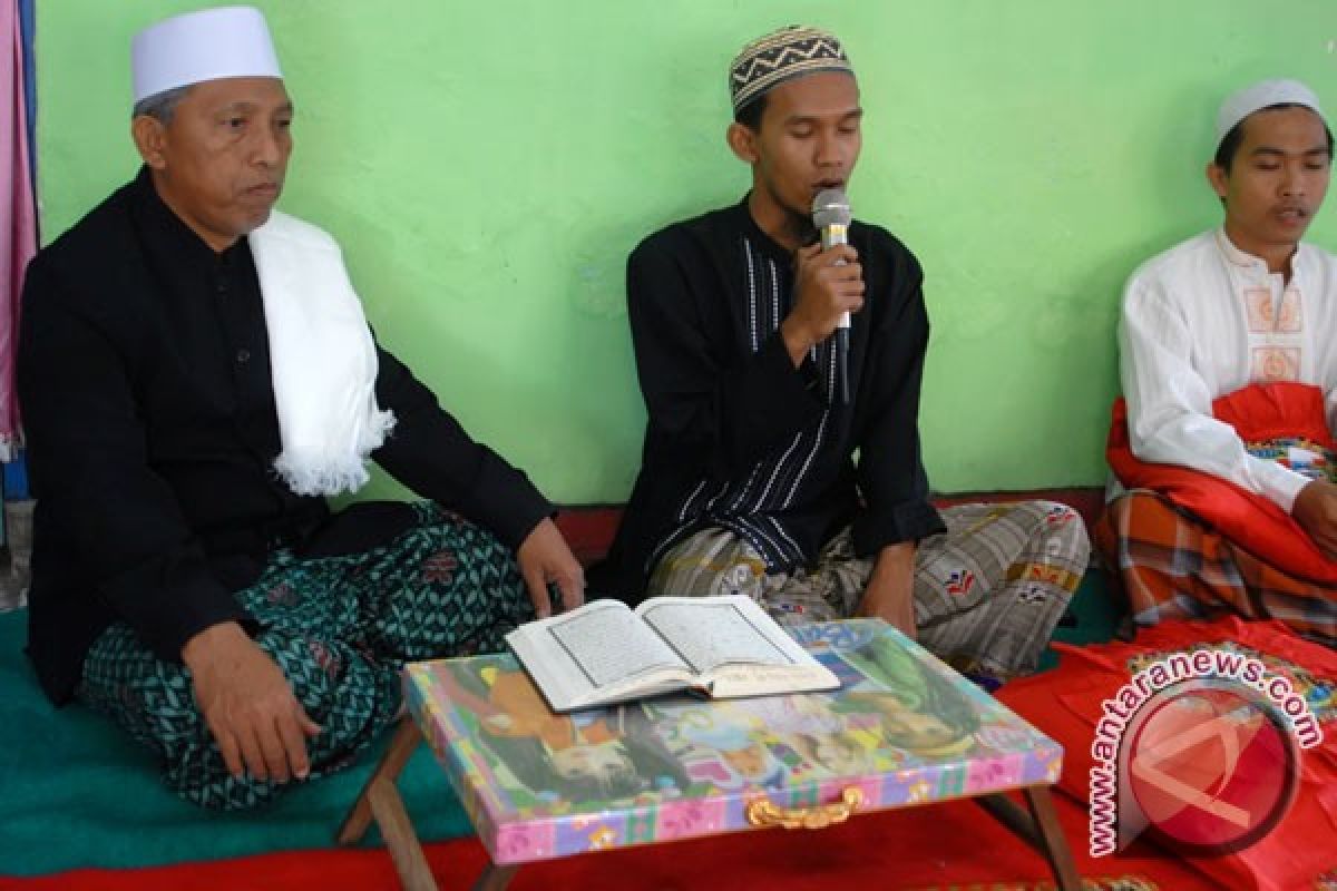 Jamaah Naqshabandiyah Padang sudah salat ied