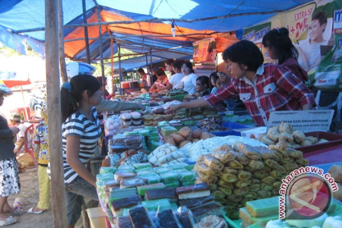 Jajanan Kue Ramadhan Di Kendari Diserbu Warga