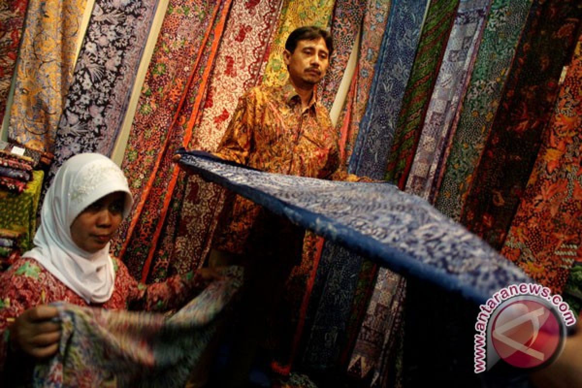 Batik makers need marketing know-how, opportunities