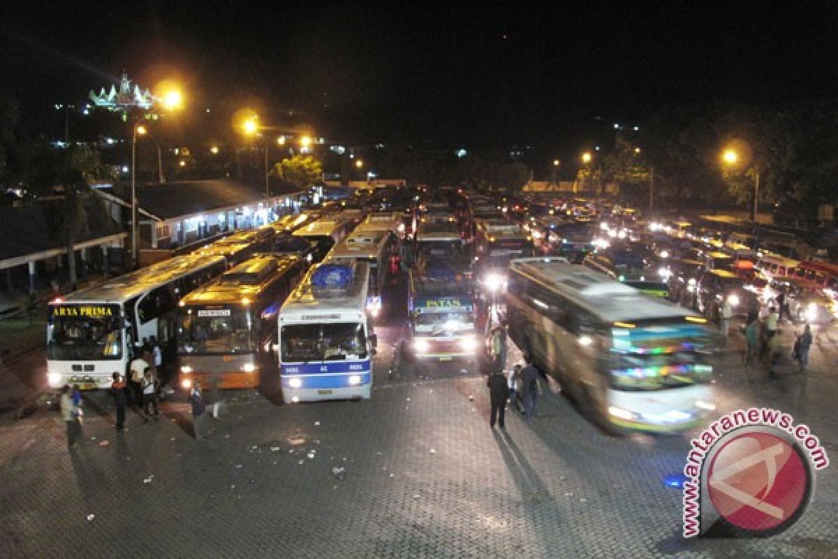 Kemacetan kendaraan hingga luar Bakauheni 